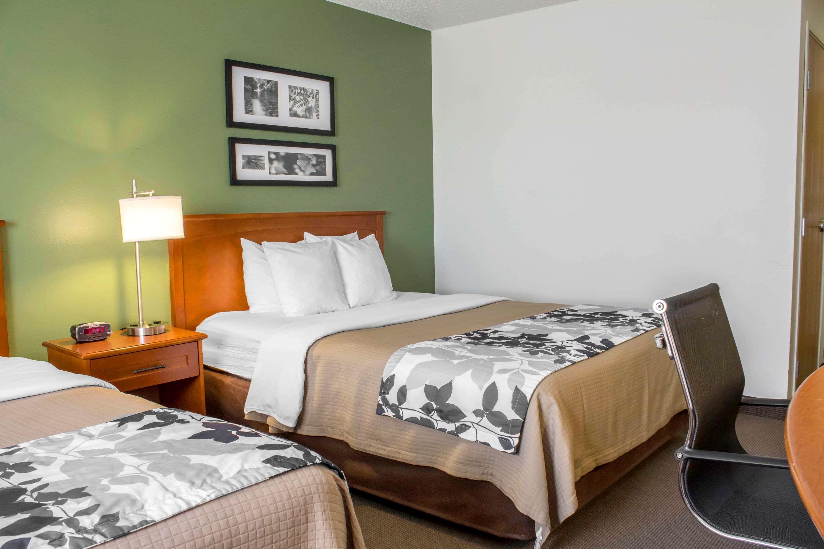 Sleep Inn & Suites Charles City Екстер'єр фото